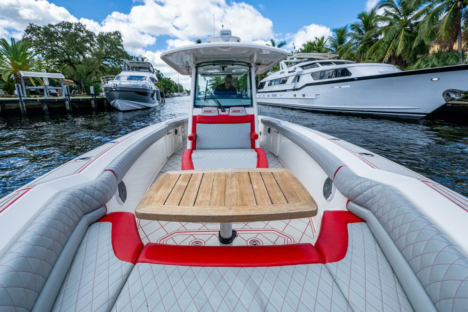2018 Boston Whaler 330 Outrage