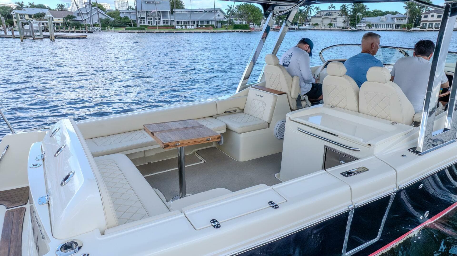 2019 Chris-Craft 30 Calypso