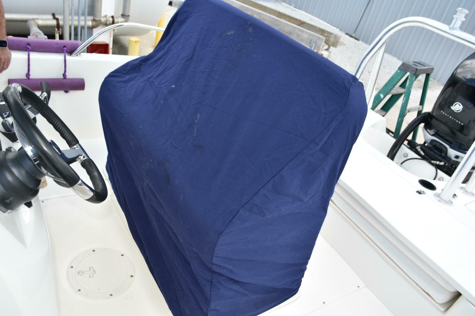 2010 Boston Whaler 230 Dauntless