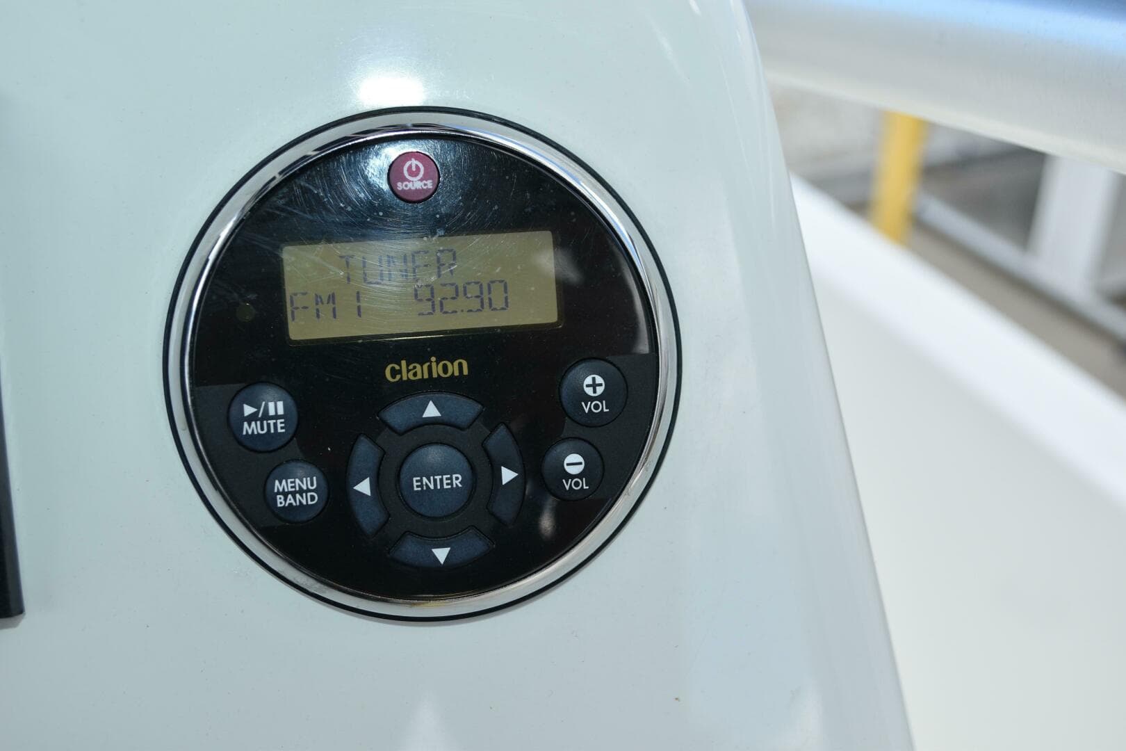 2010 Boston Whaler 230 Dauntless