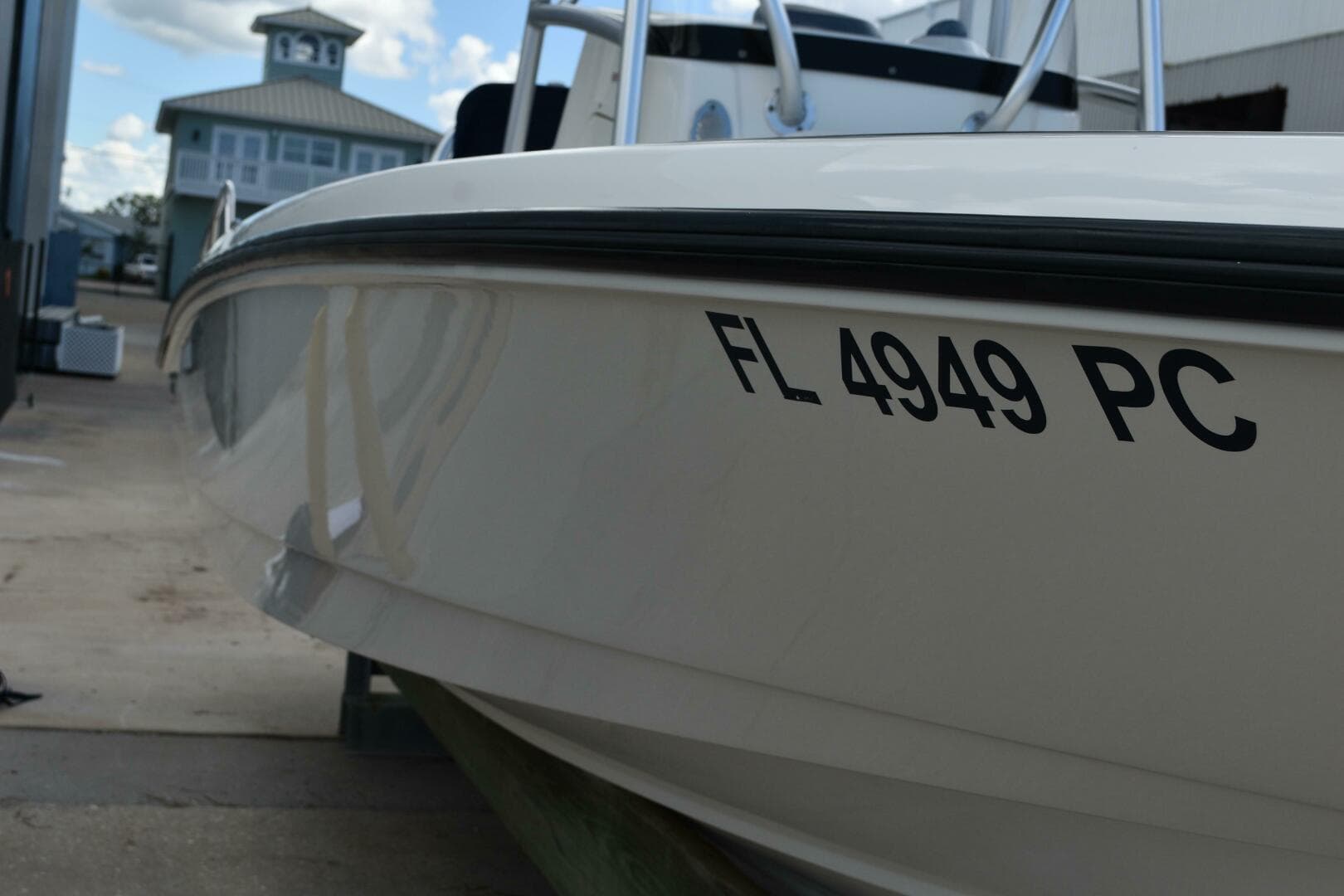 2010 Boston Whaler 230 Dauntless