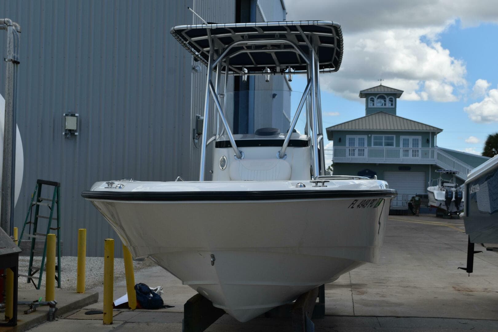 2010 Boston Whaler 230 Dauntless