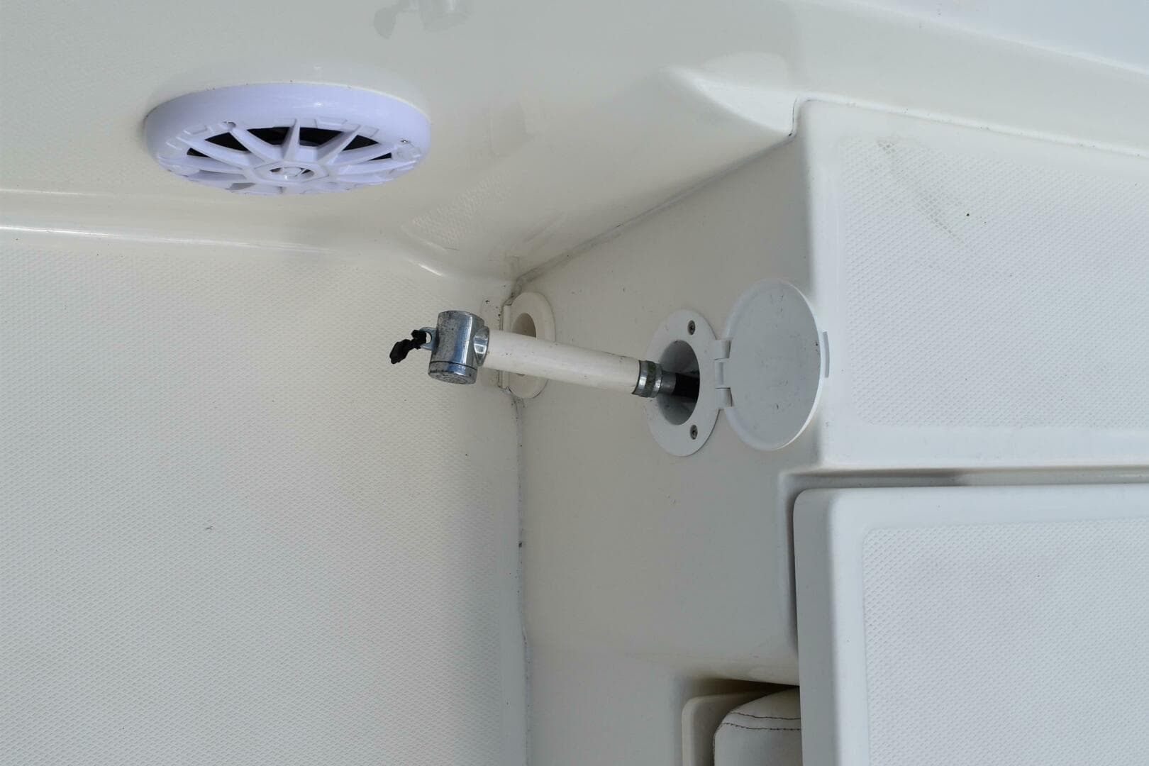 2010 Boston Whaler 230 Dauntless