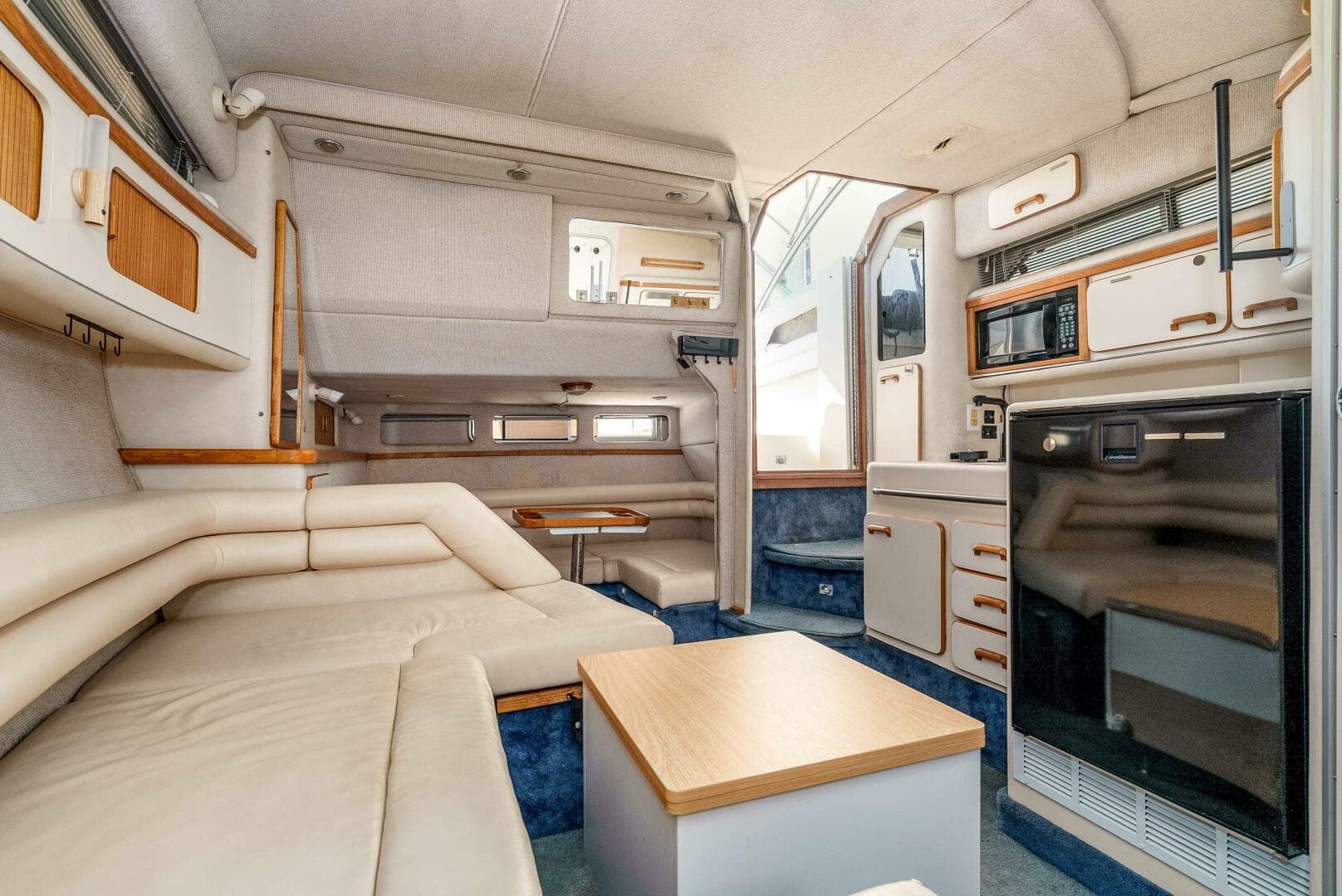 1991 Sea Ray 330 Sundancer