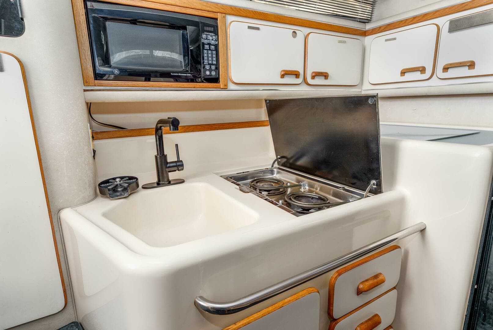 1991 Sea Ray 330 Sundancer