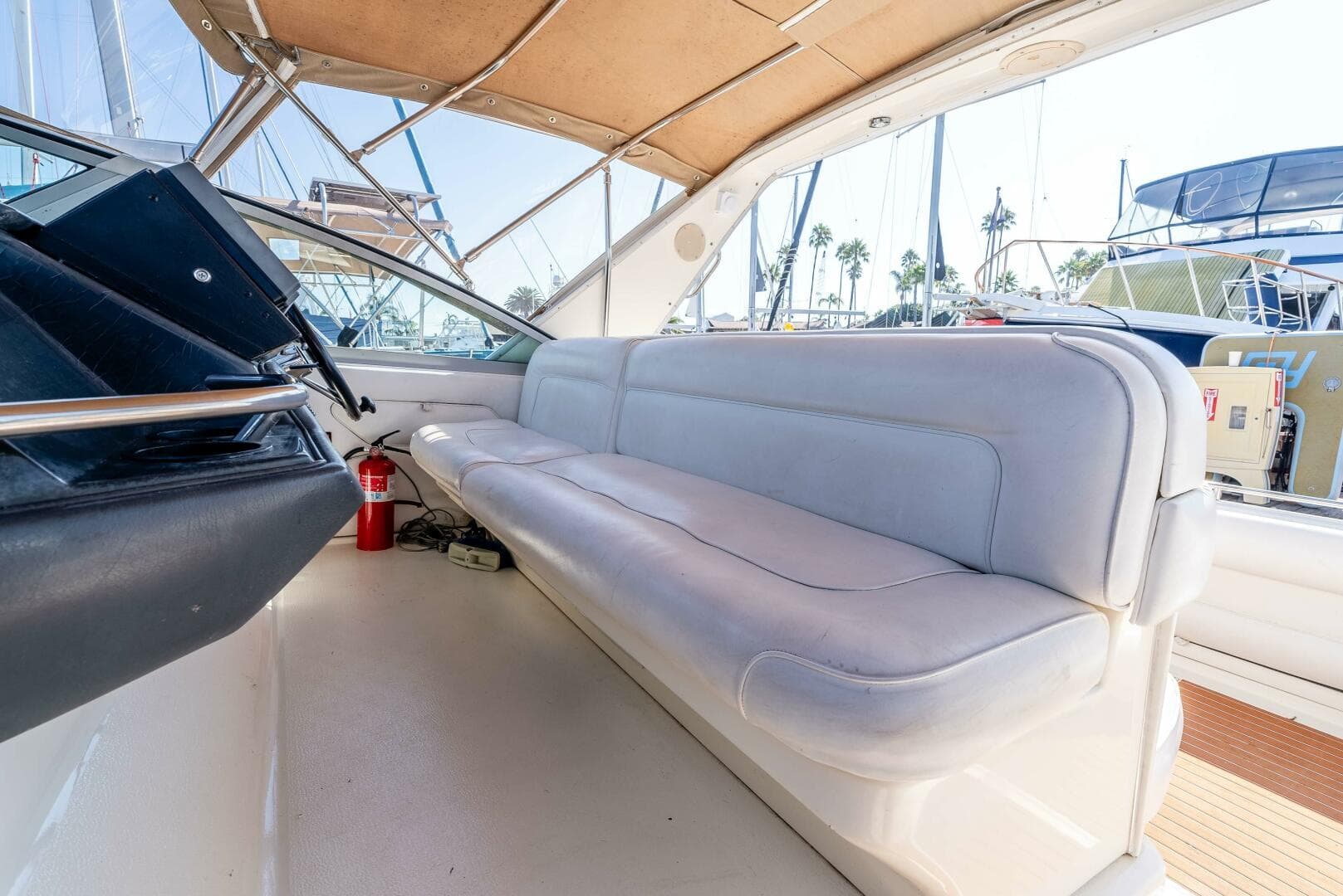 1991 Sea Ray 330 Sundancer