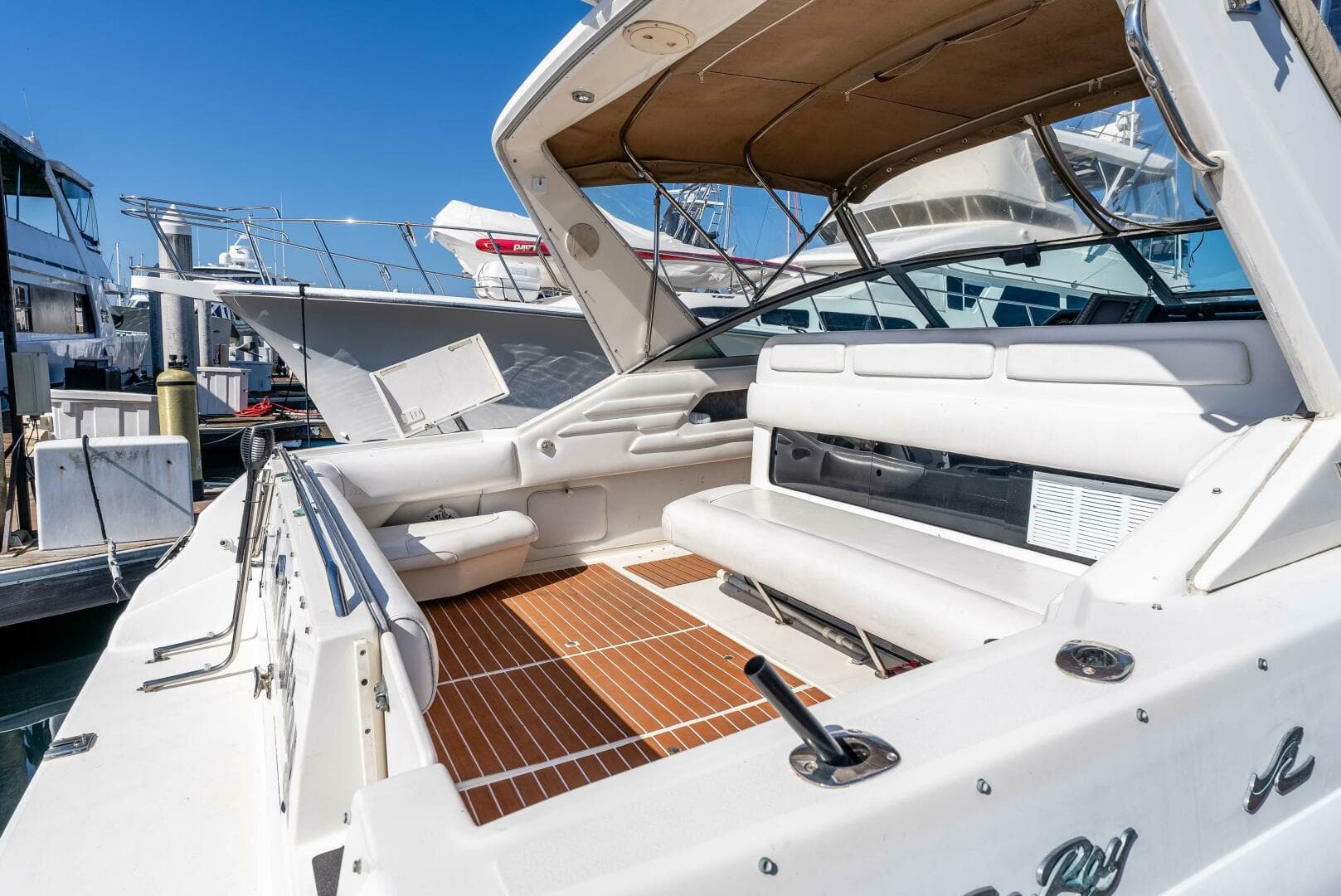 1991 Sea Ray 330 Sundancer