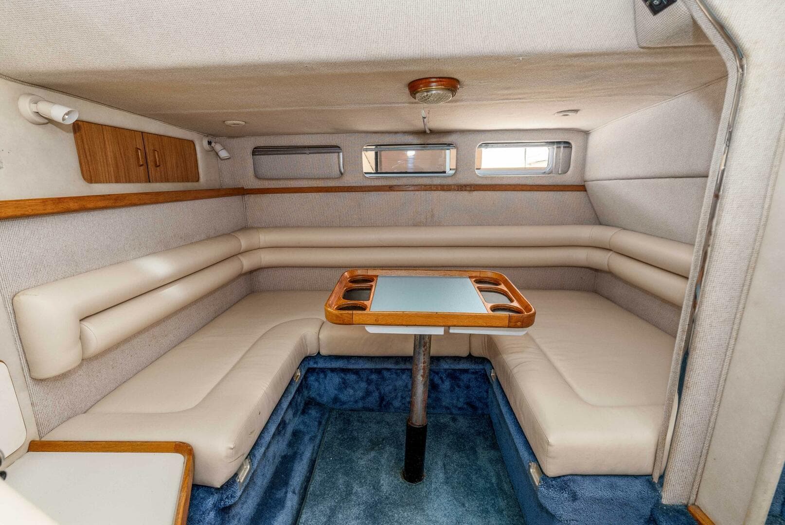 1991 Sea Ray 330 Sundancer