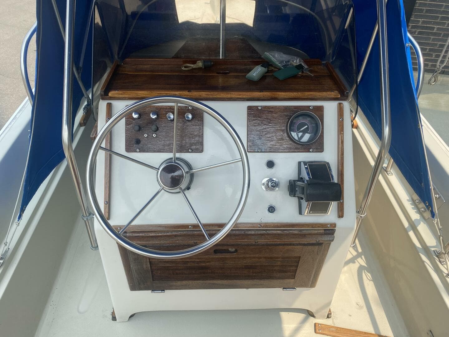 1981 Boston Whaler 17 Montauk