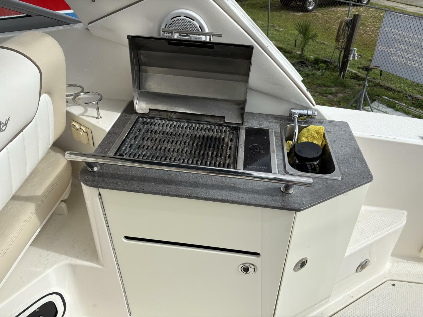 Wet bar, grill, refrigerator 