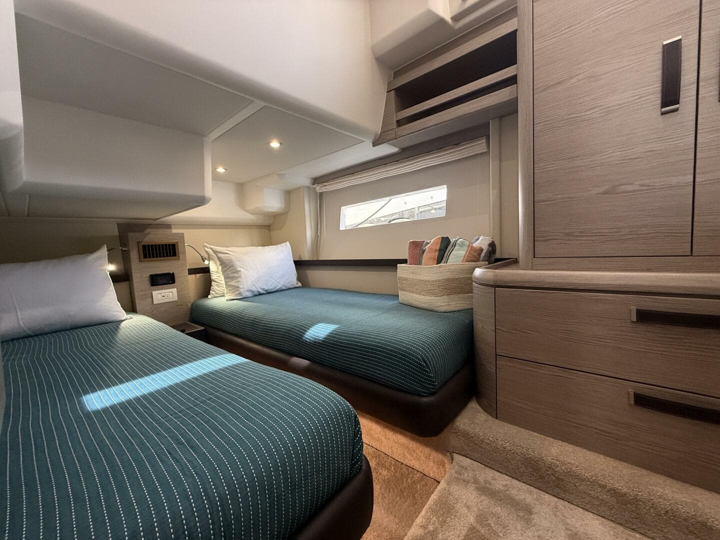 2024 Greenline 48 Fly Hybrid