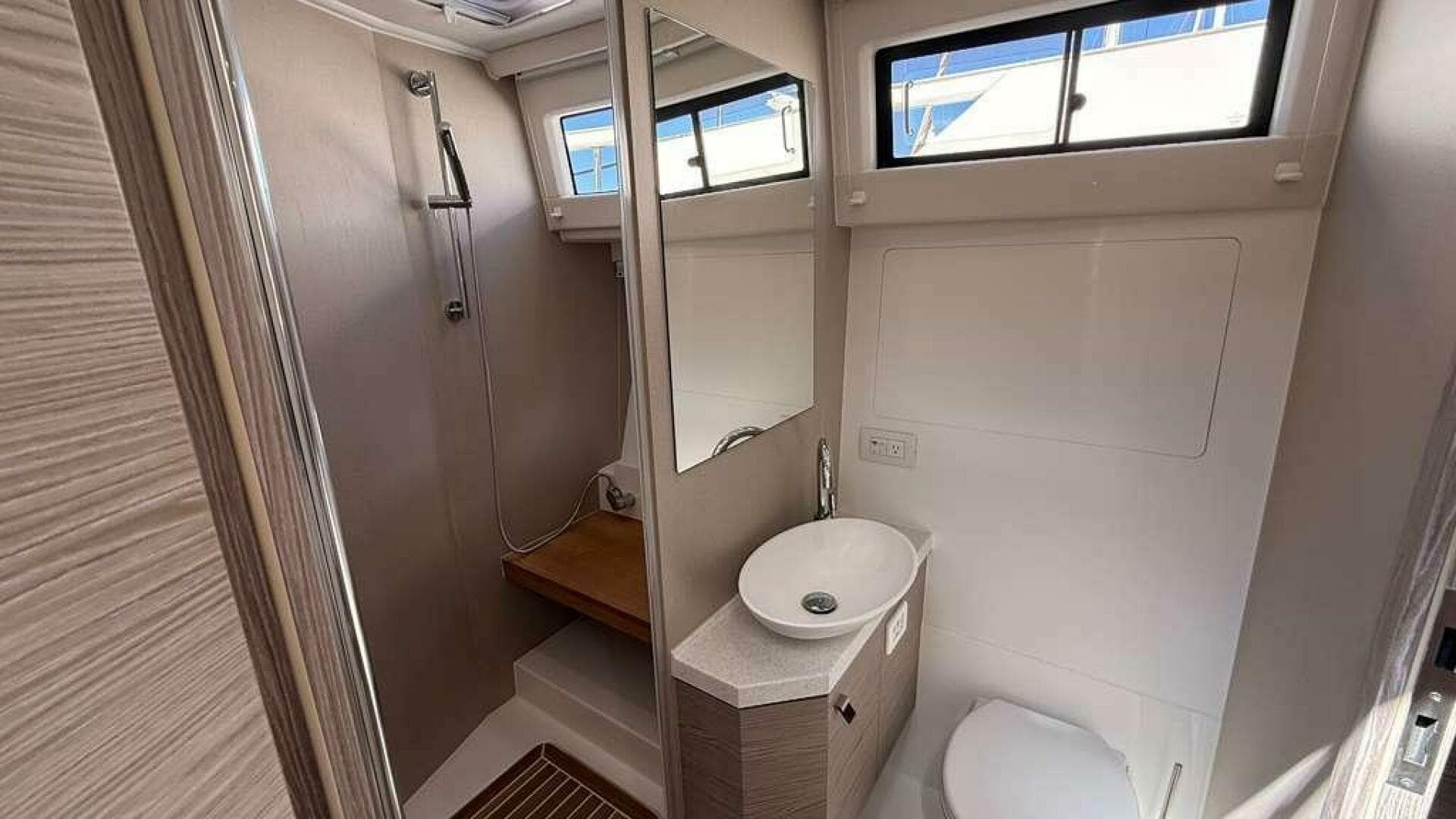 2024 Greenline 48 Fly Hybrid