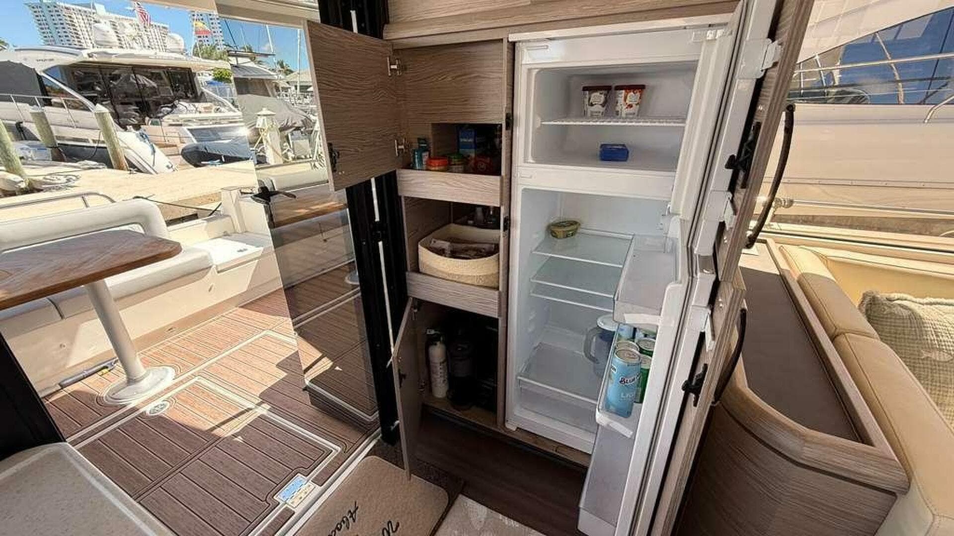 2024 Greenline 48 Fly Hybrid