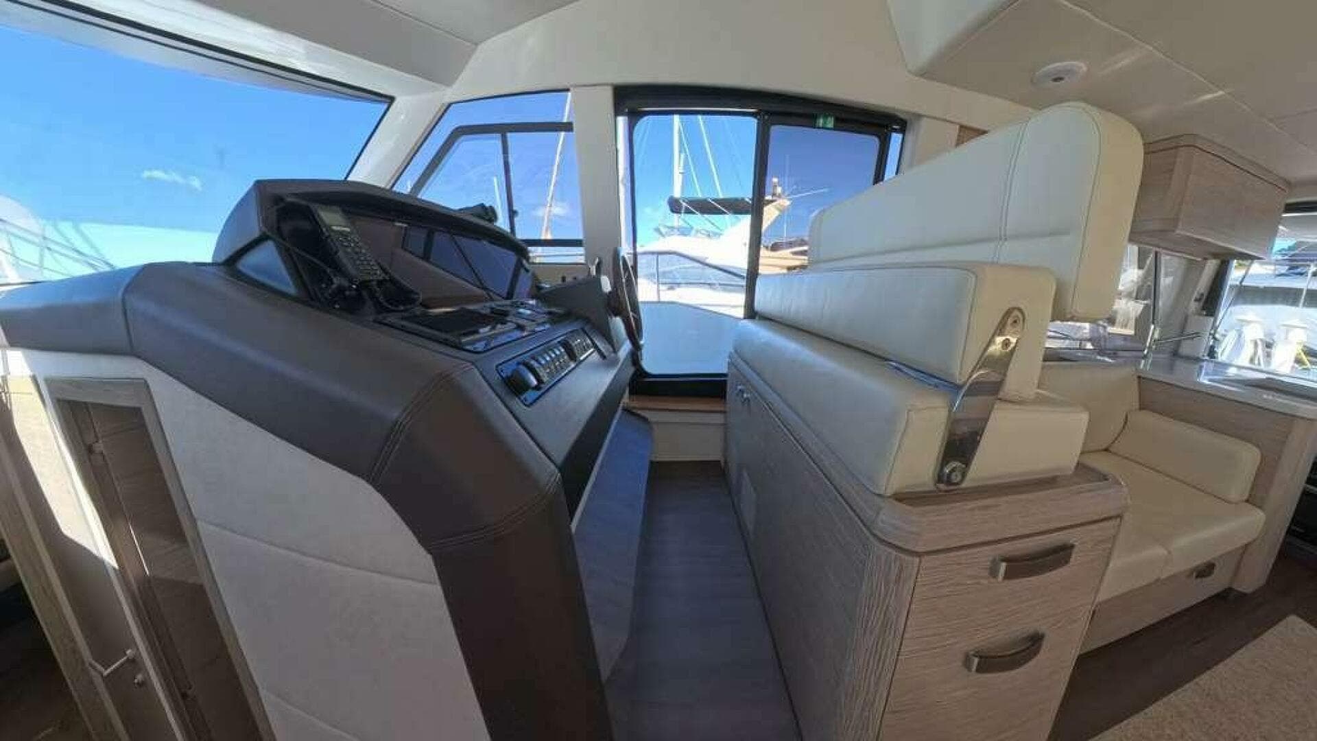 2024 Greenline 48 Fly Hybrid