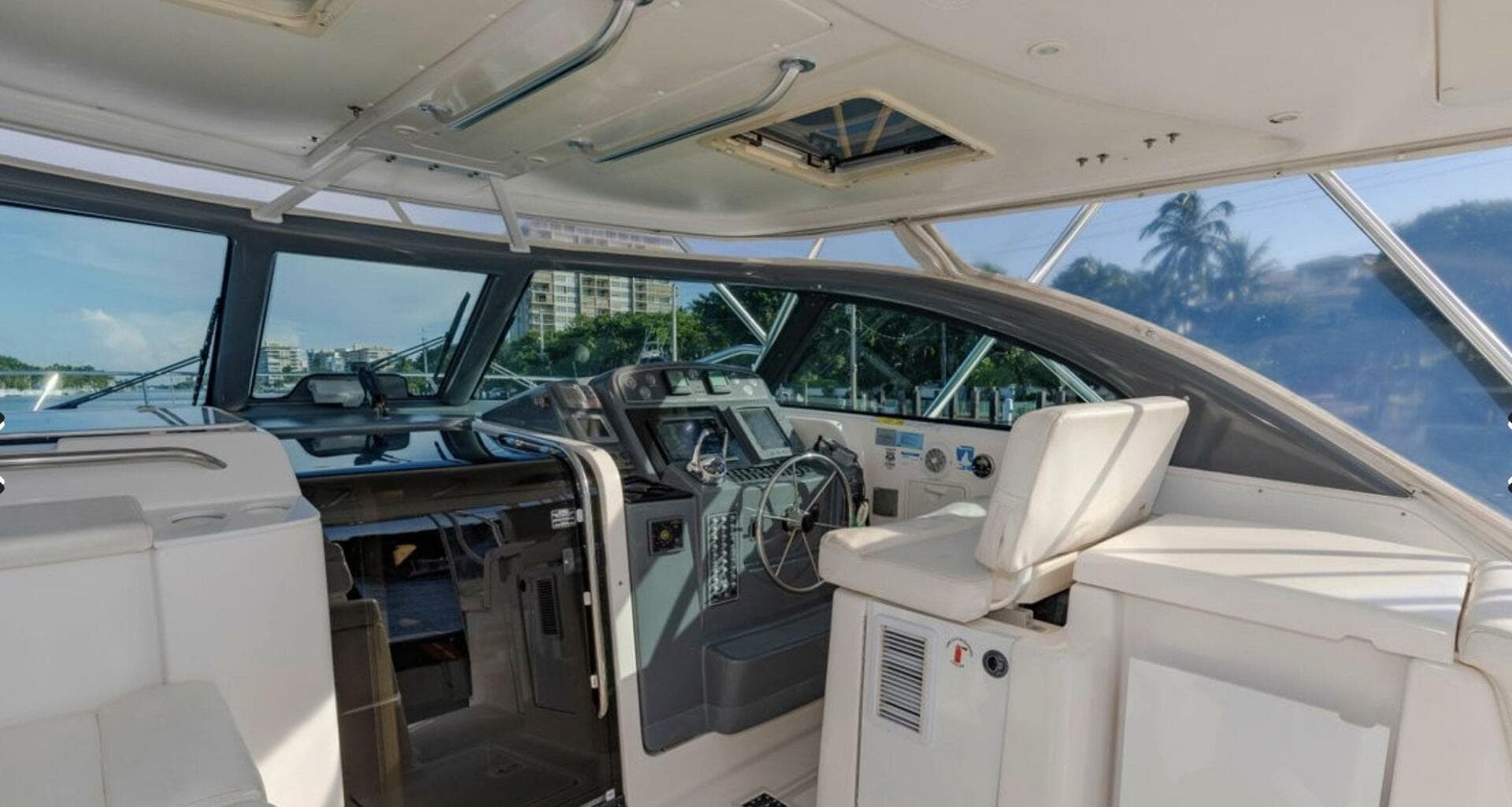 2004 Pursuit 3800 Express