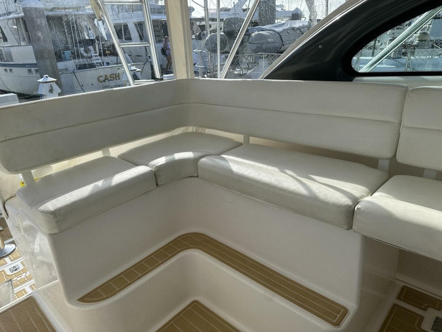 2004 Pursuit 3800 Express