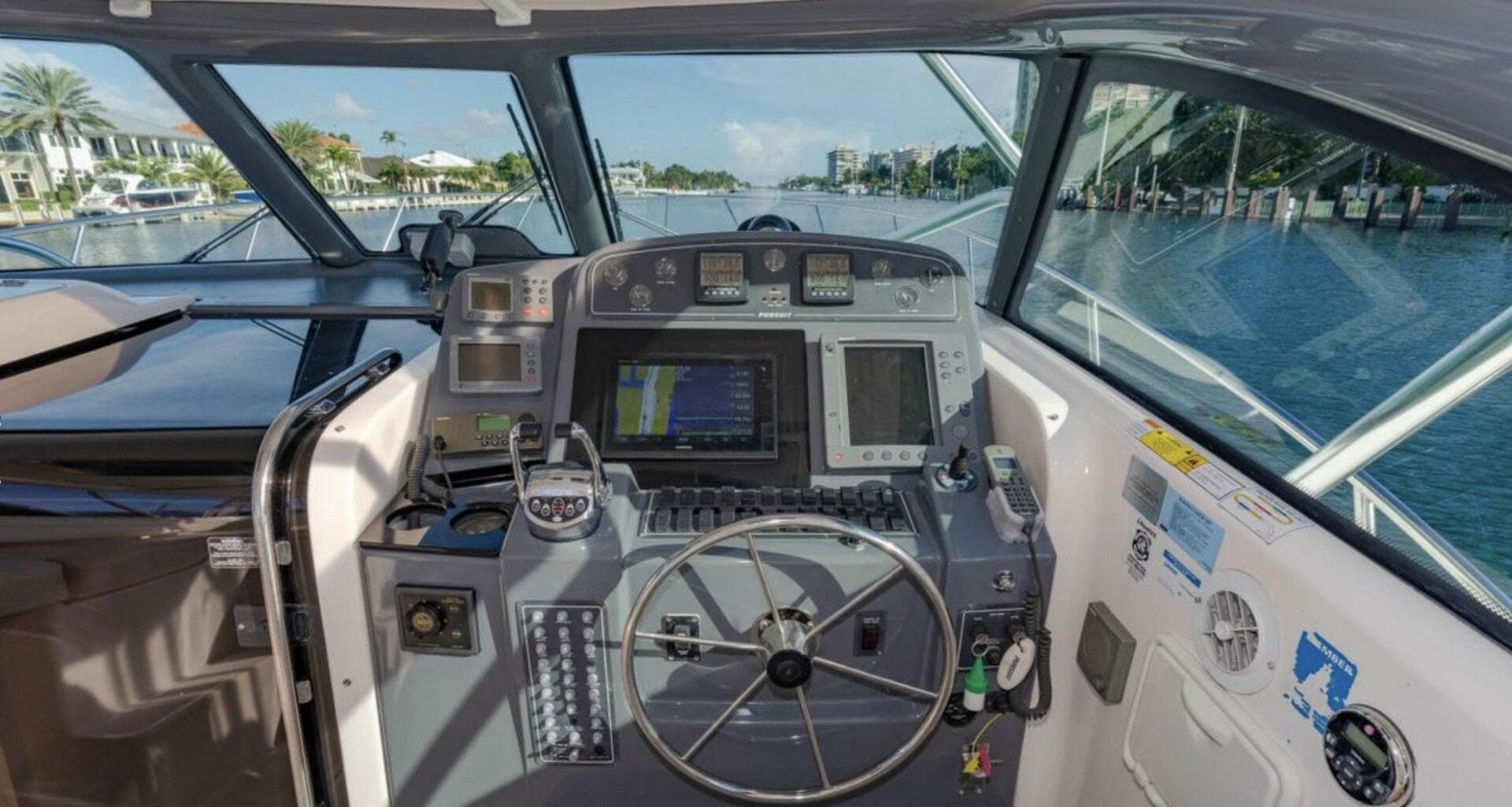 2004 Pursuit 3800 Express