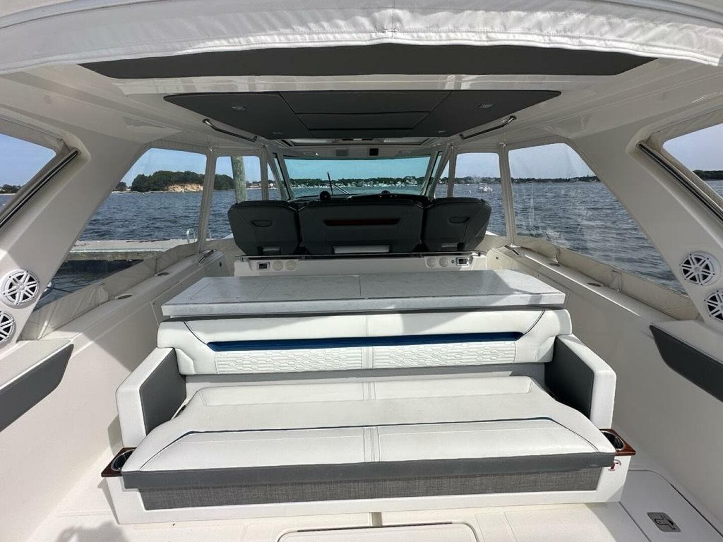 2021 Tiara Sport 43 LS