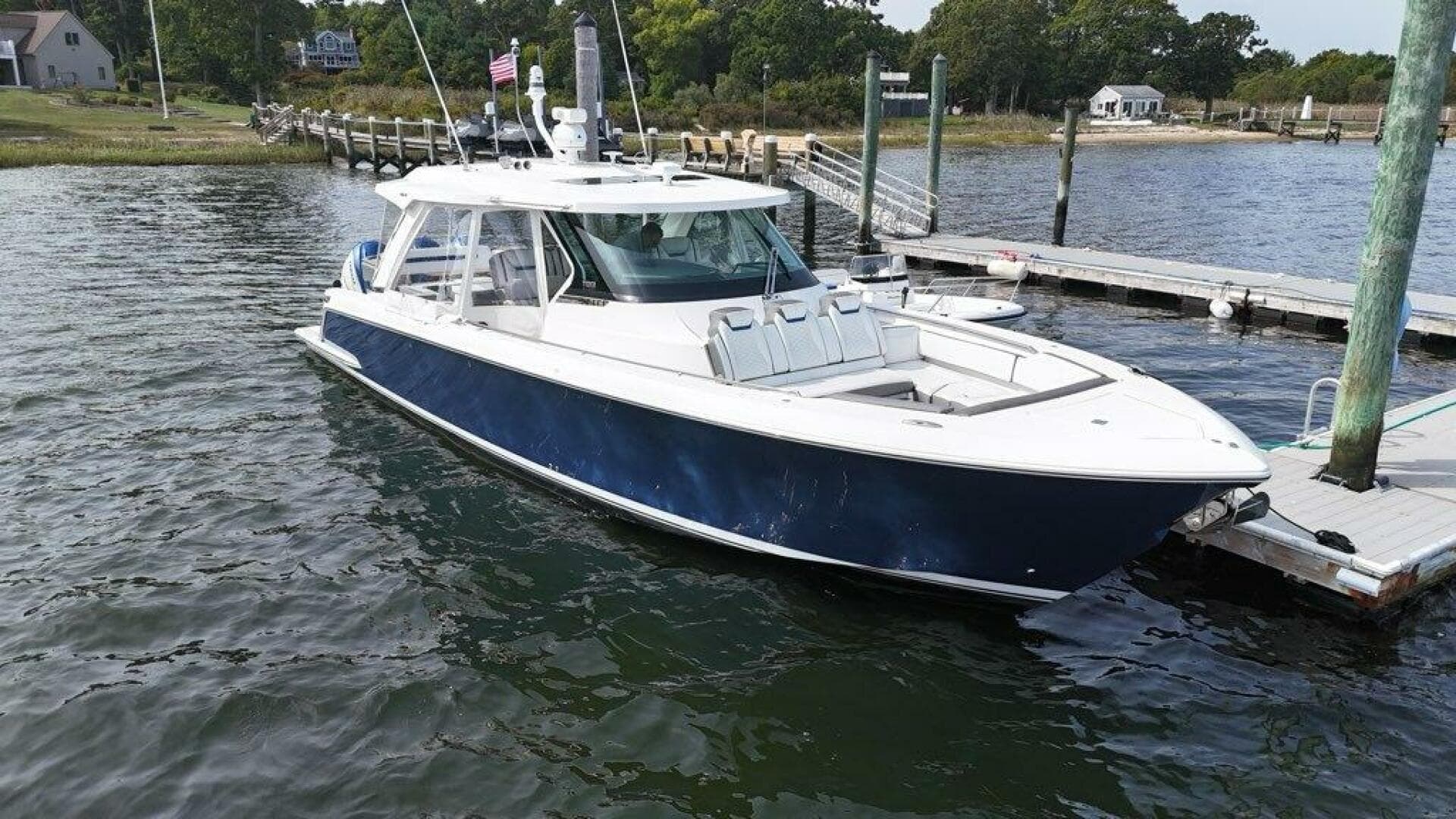 2021 Tiara Sport 43 LS