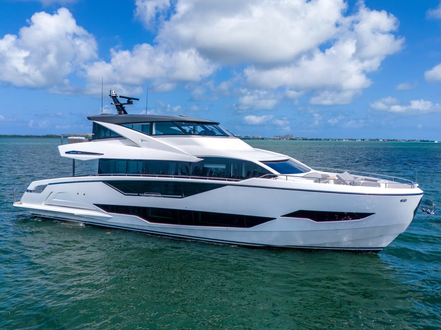 2024 Sunseeker Ocean 90 Enclosed / Ocean 182