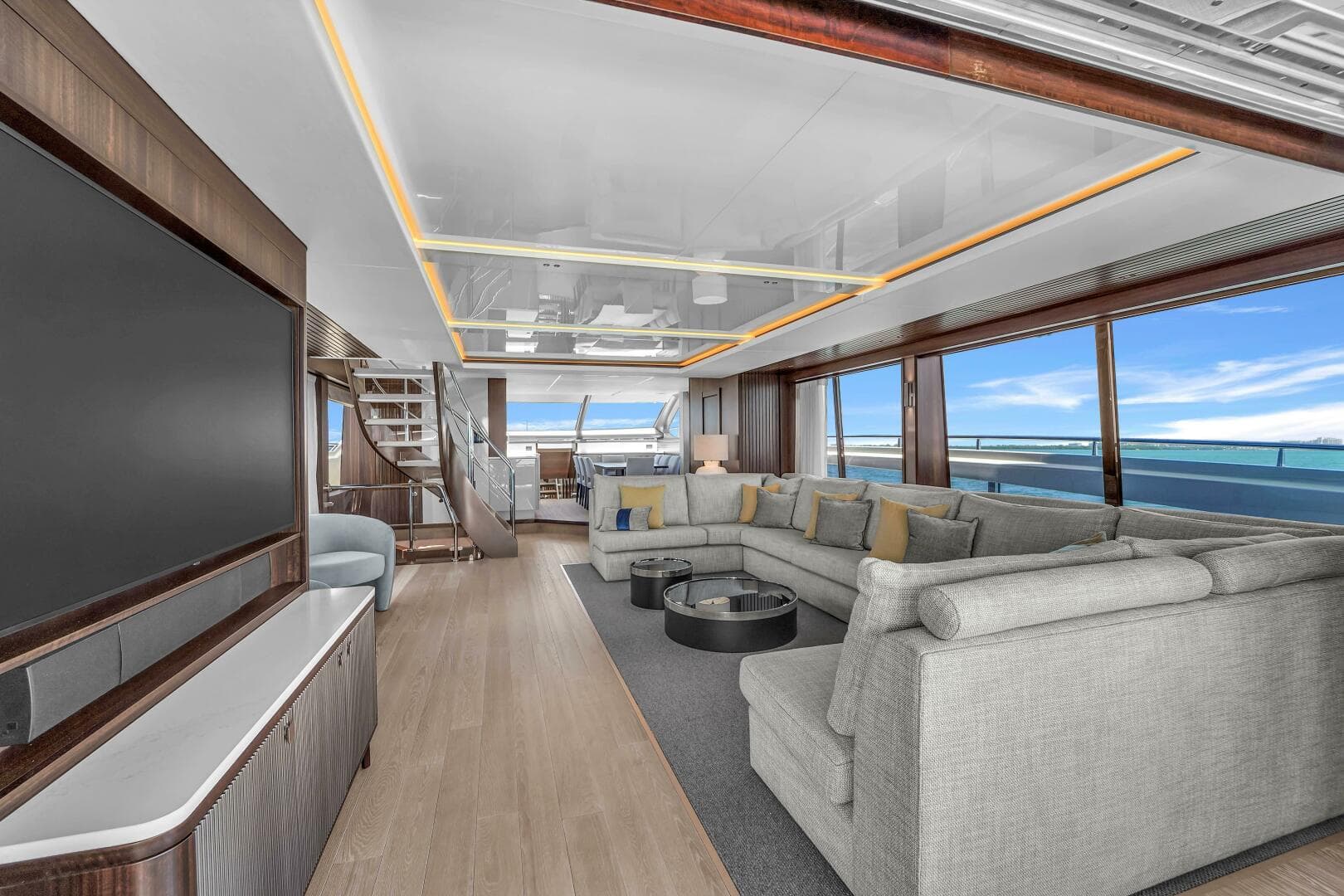 2024 Sunseeker Ocean 90 Enclosed / Ocean 182