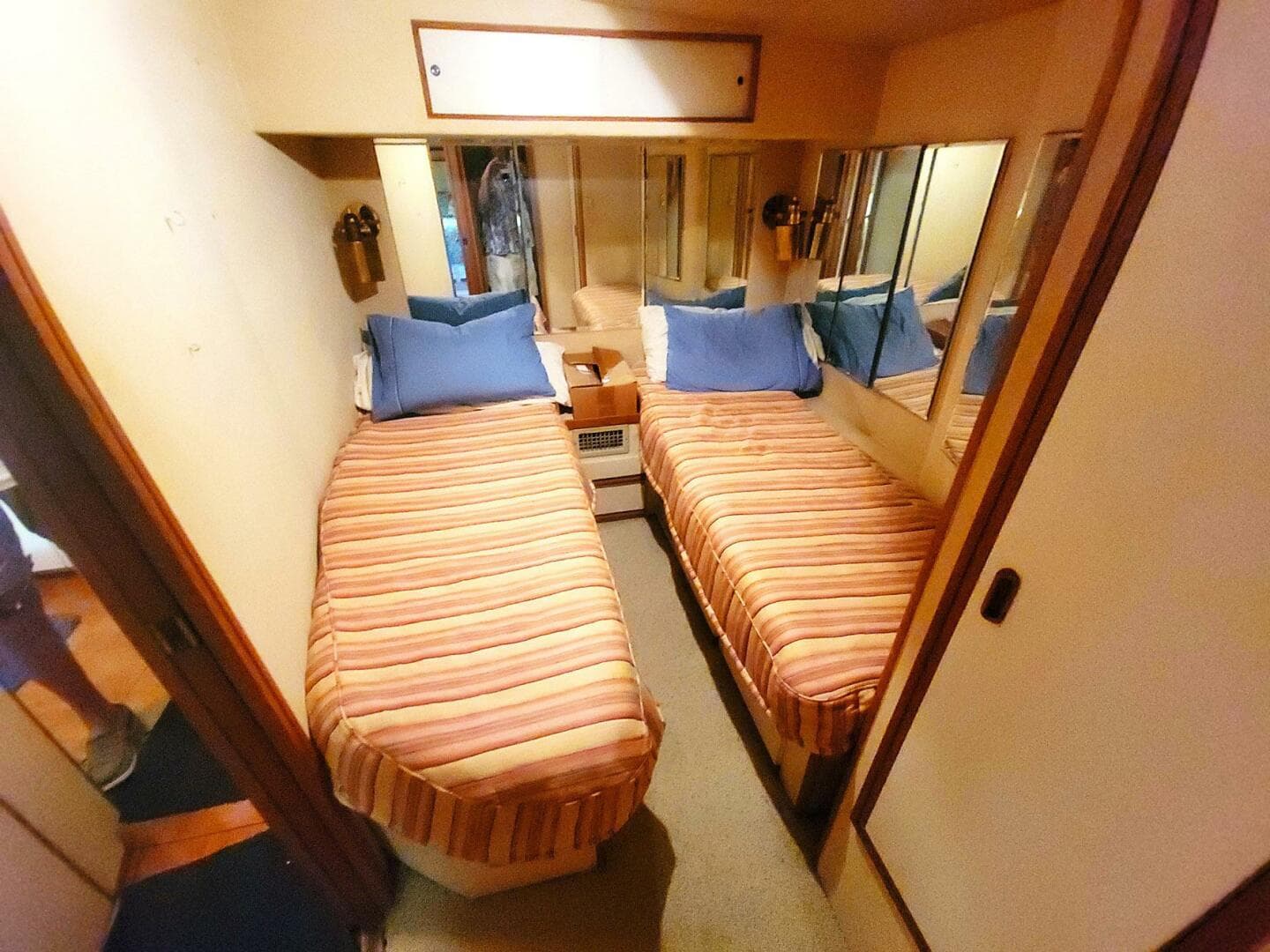 1989 Bertram 50 Convertible