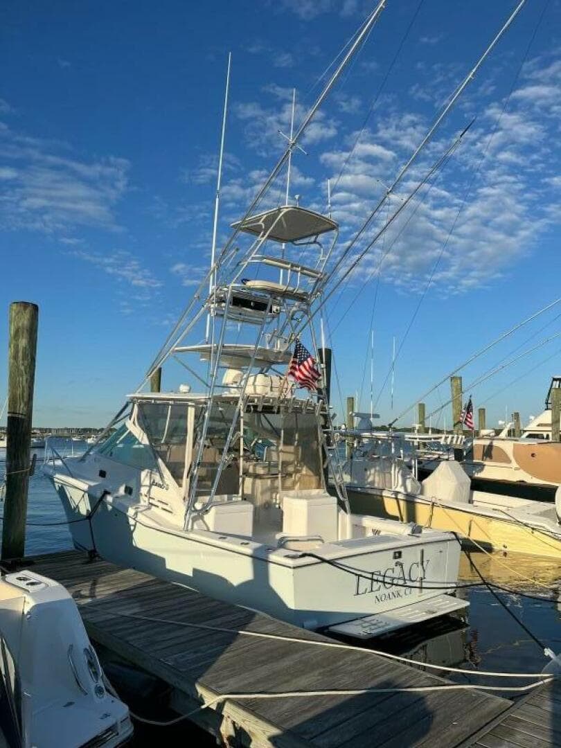 2000 Cabo 31 Express