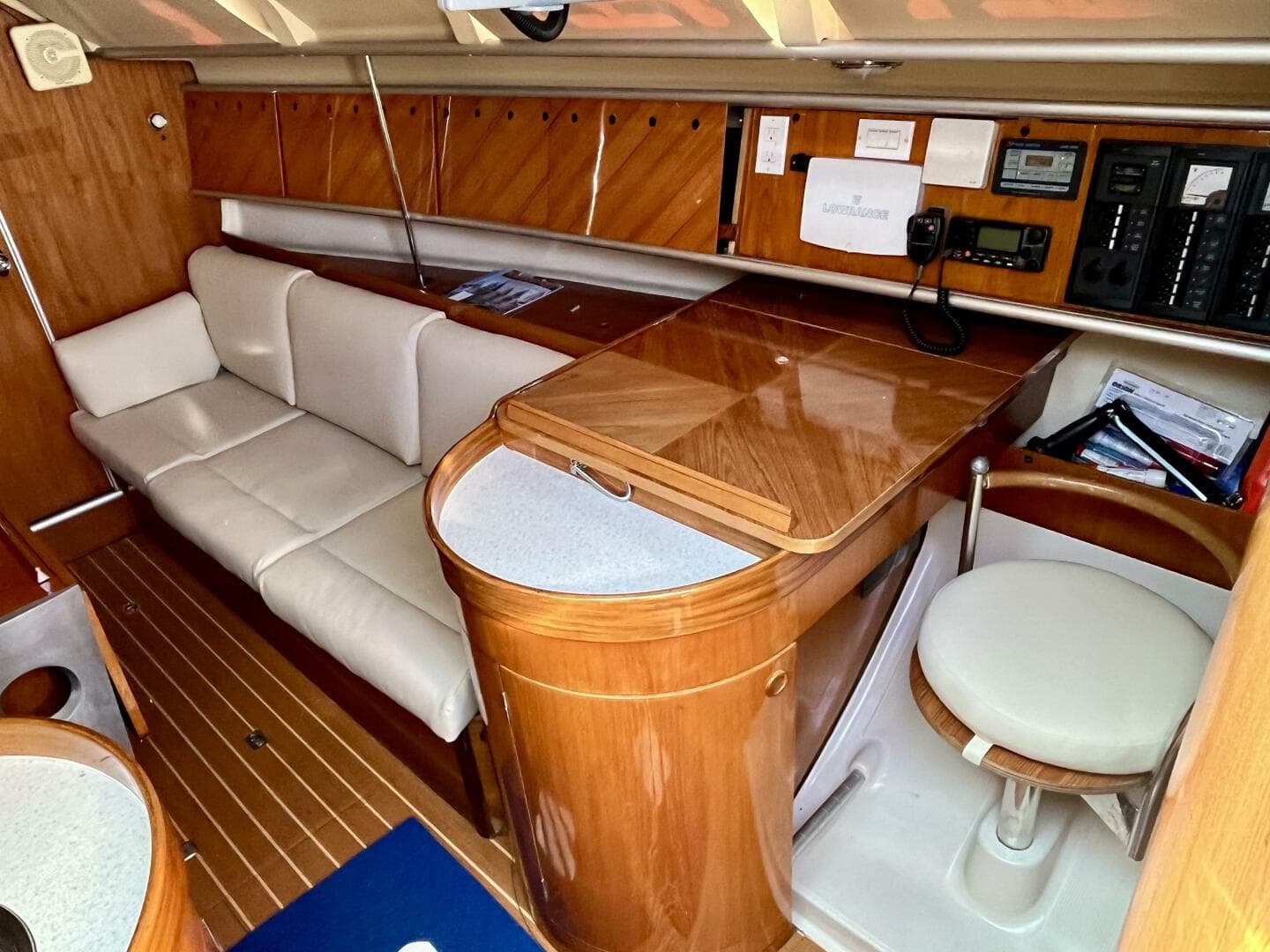 1991 Beneteau First 38s5
