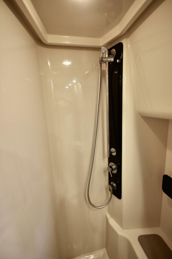 2015 Azimut Magellano 43