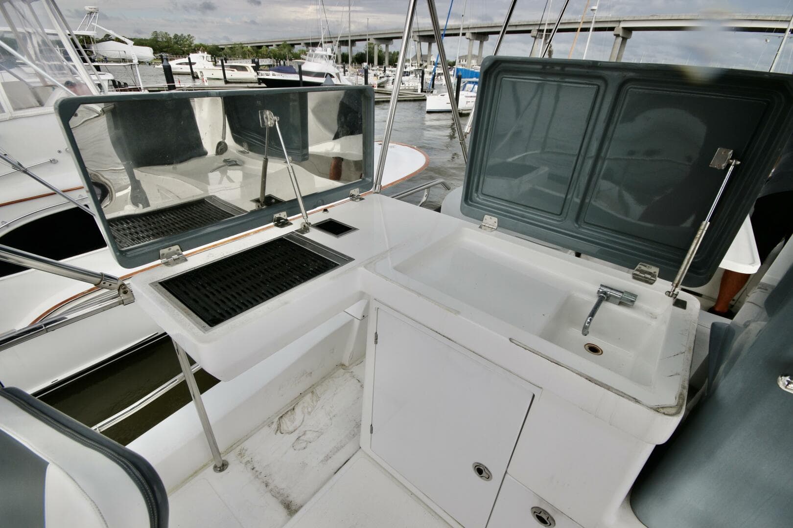 2015 Azimut Magellano 43