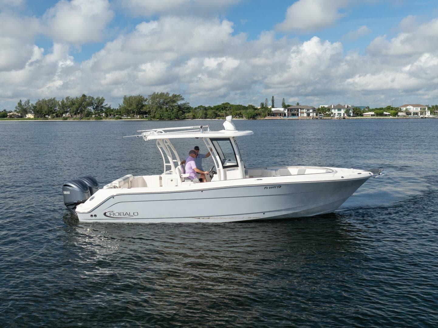 2022 Robalo 