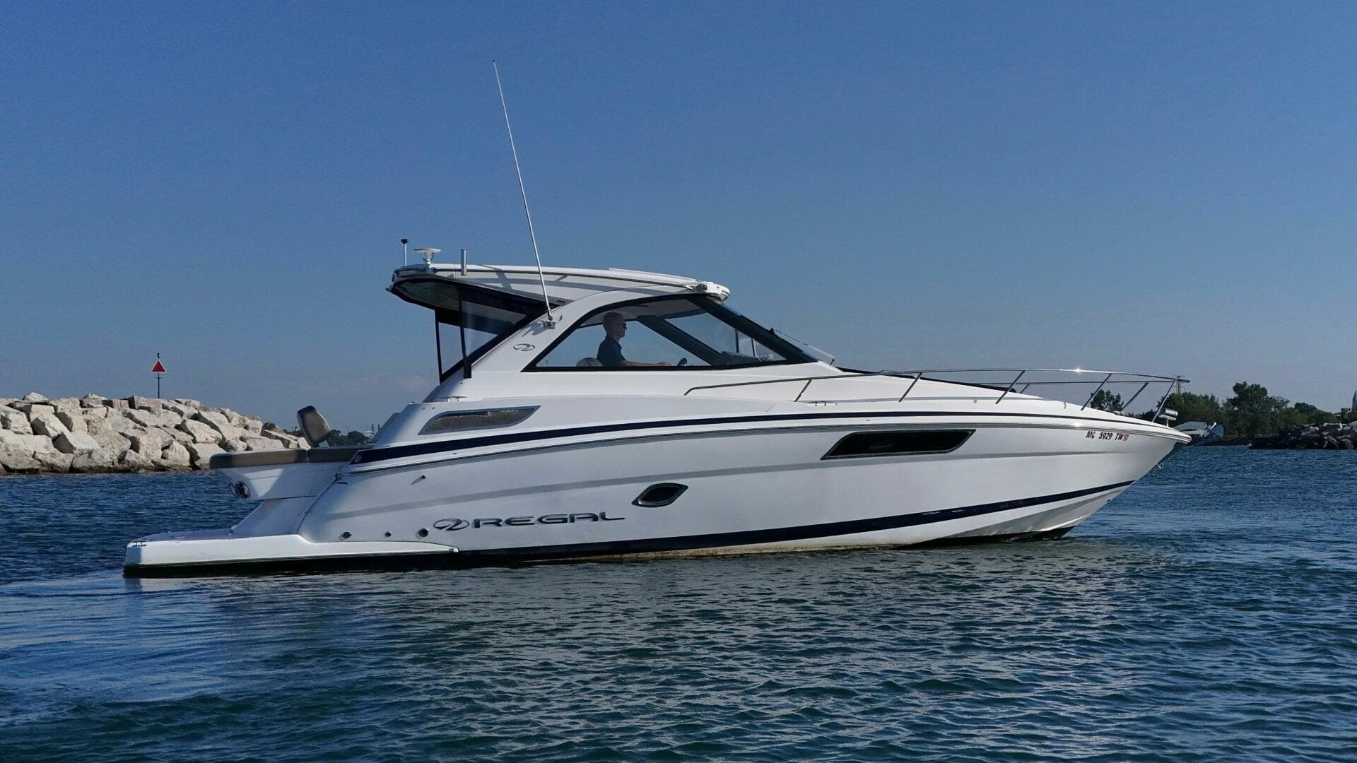 2016 Regal 35 Sport Coupe