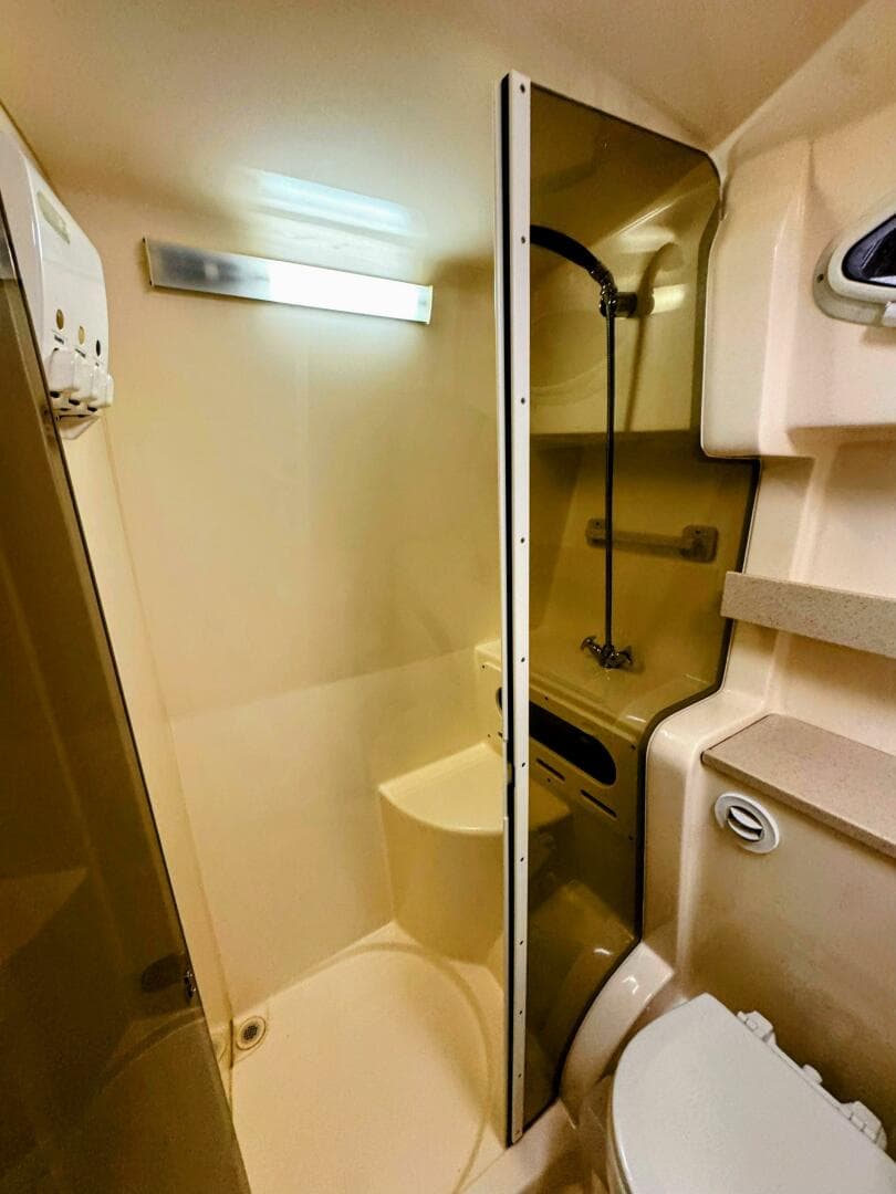 2002 Rinker 342 Fiesta Vee