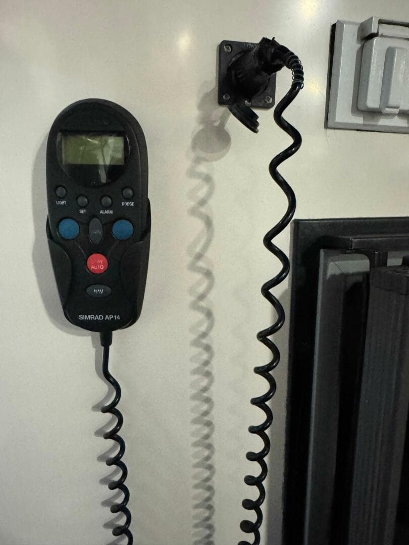 2002 Rinker 342 Fiesta Vee