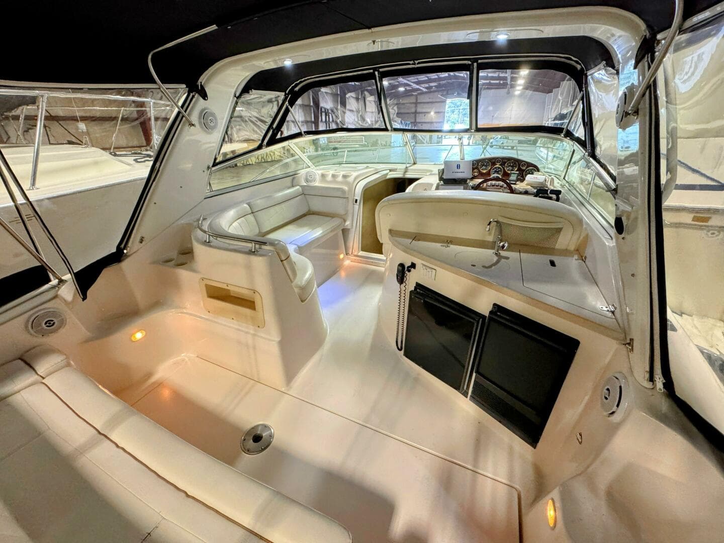 2002 Rinker 342 Fiesta Vee