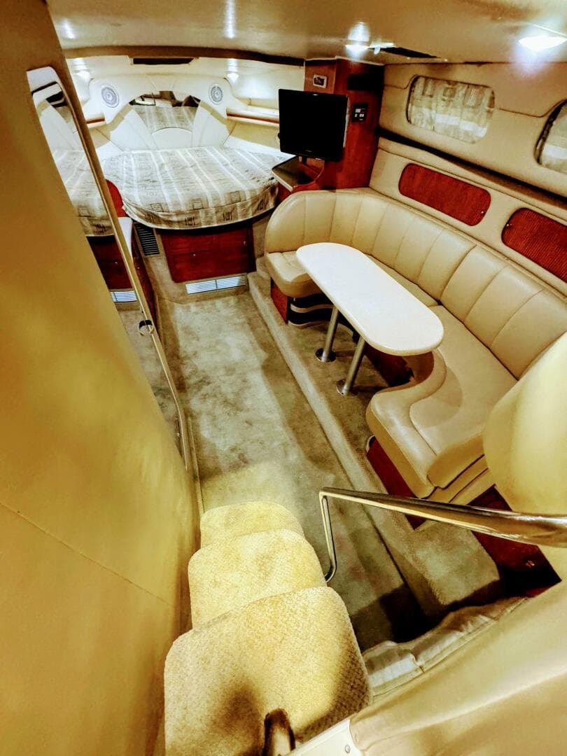 2002 Rinker 342 Fiesta Vee