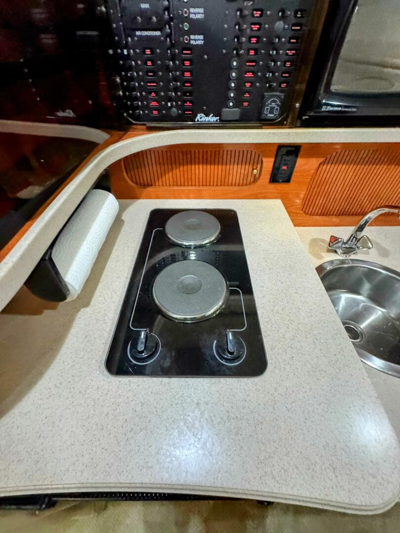 2002 Rinker 342 Fiesta Vee