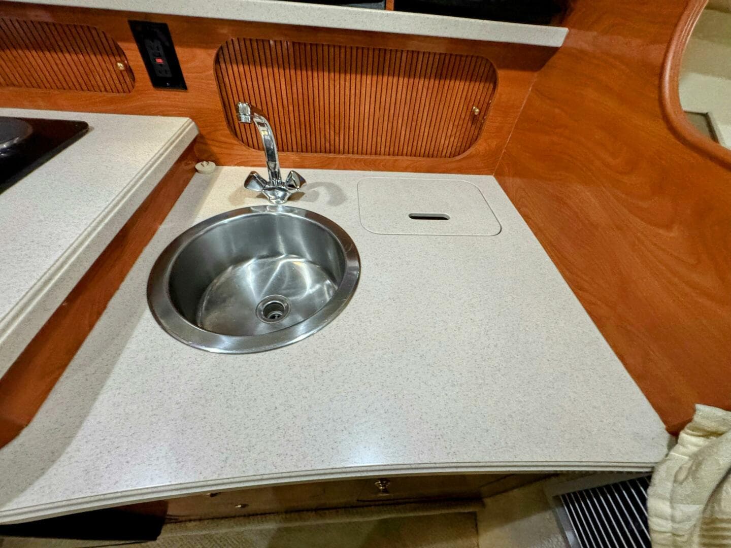 2002 Rinker 342 Fiesta Vee