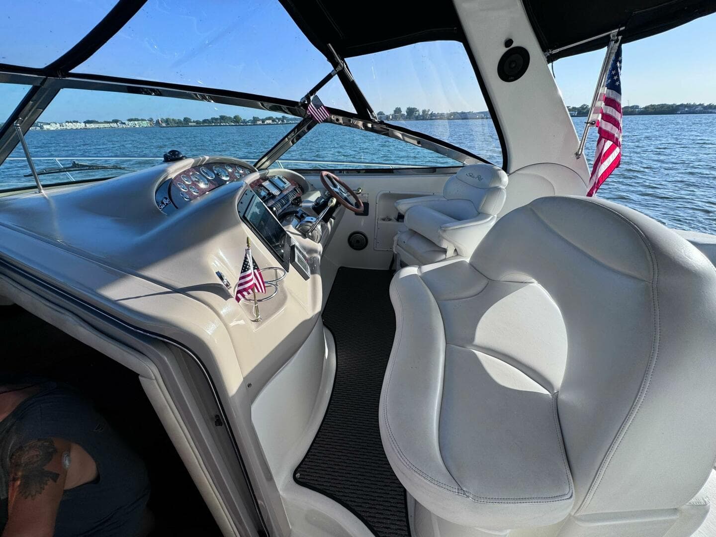 2001 Sea Ray 380 Sundancer