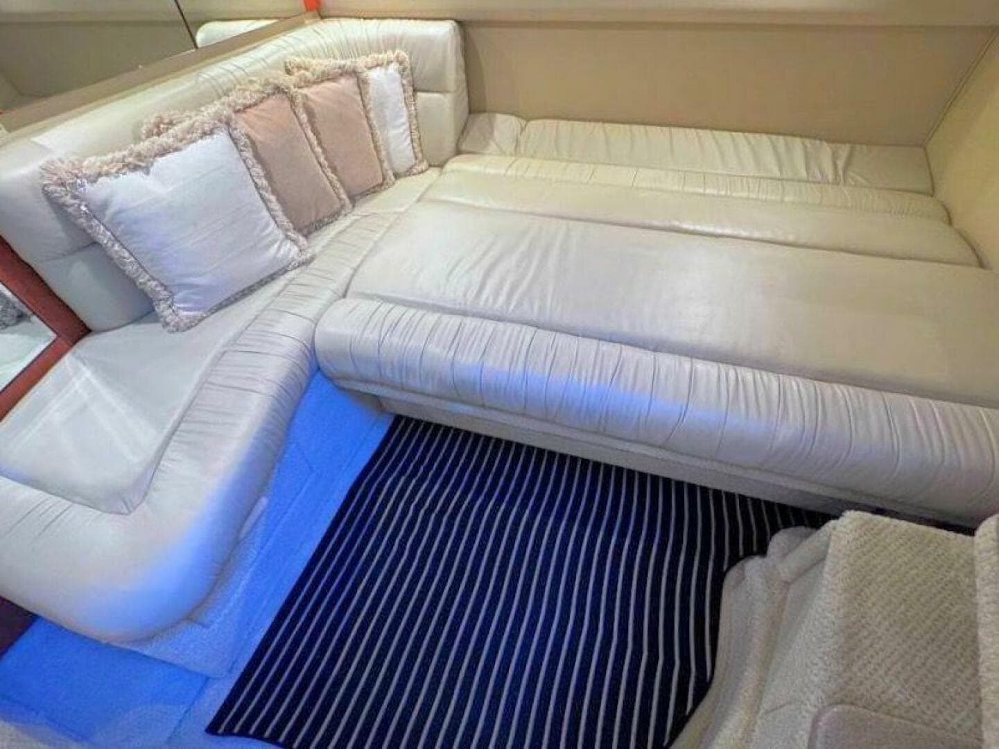 2001 Sea Ray 380 Sundancer