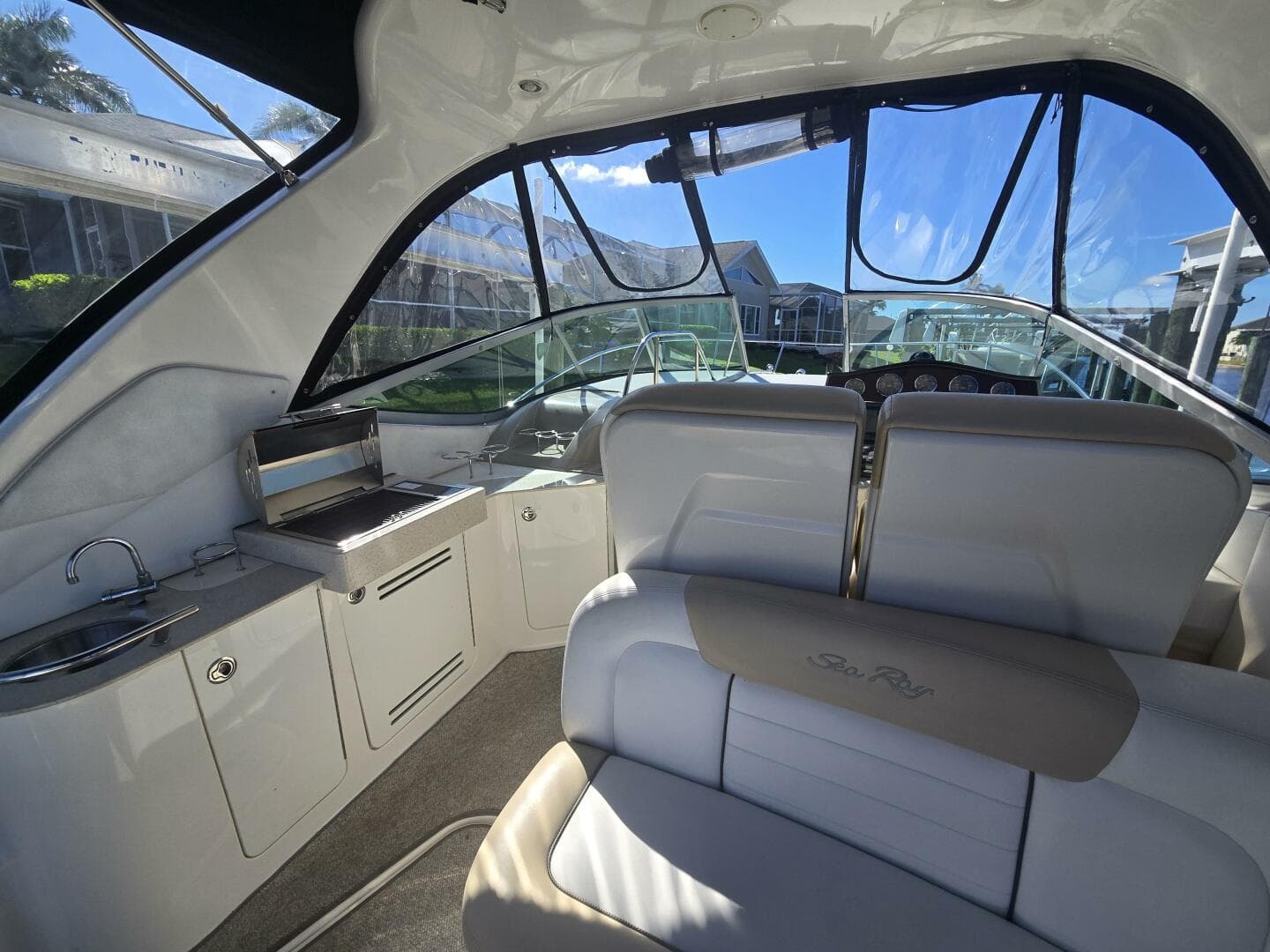 2010 Sea Ray 330 Sundancer