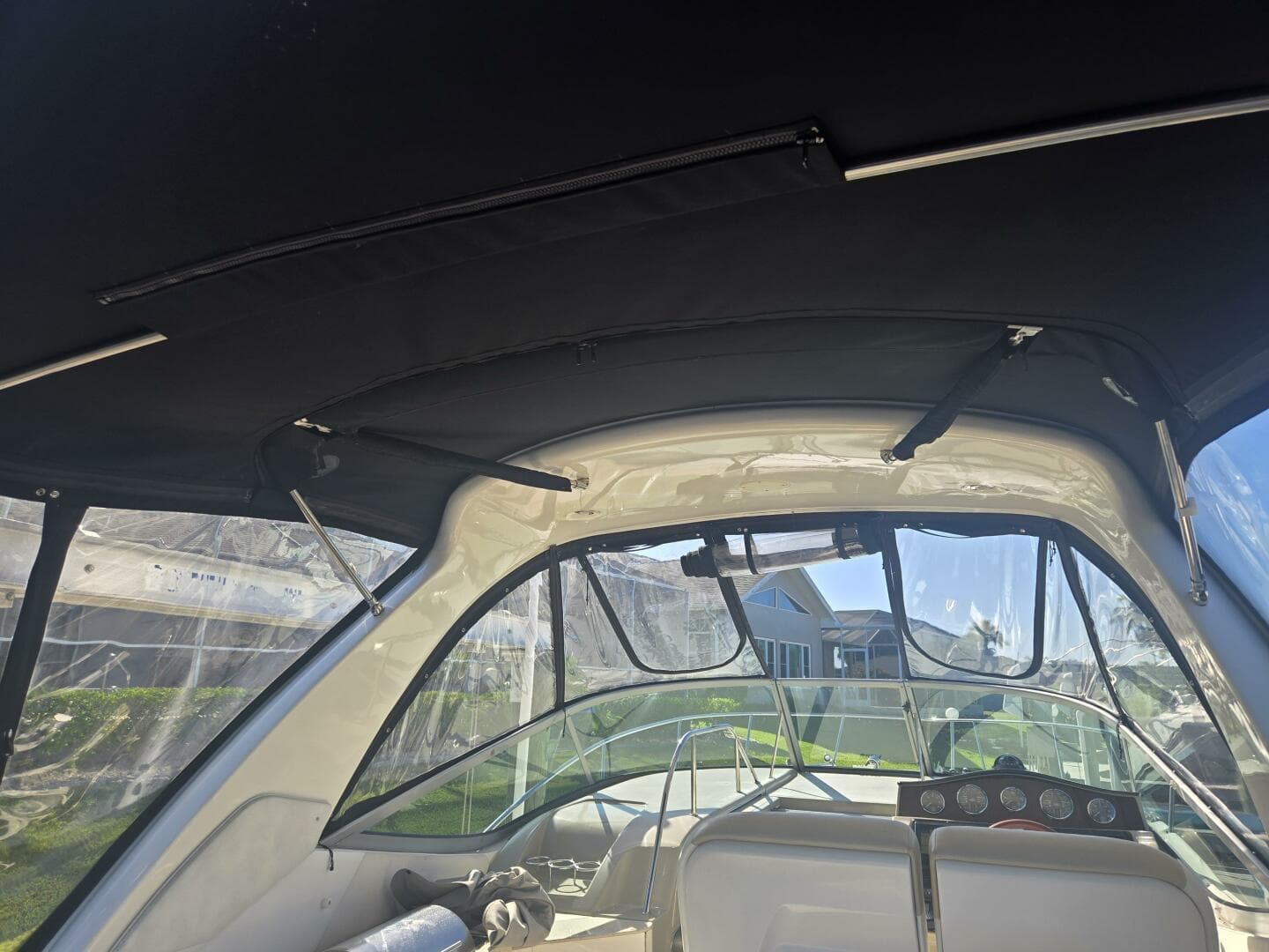 2010 Sea Ray 330 Sundancer