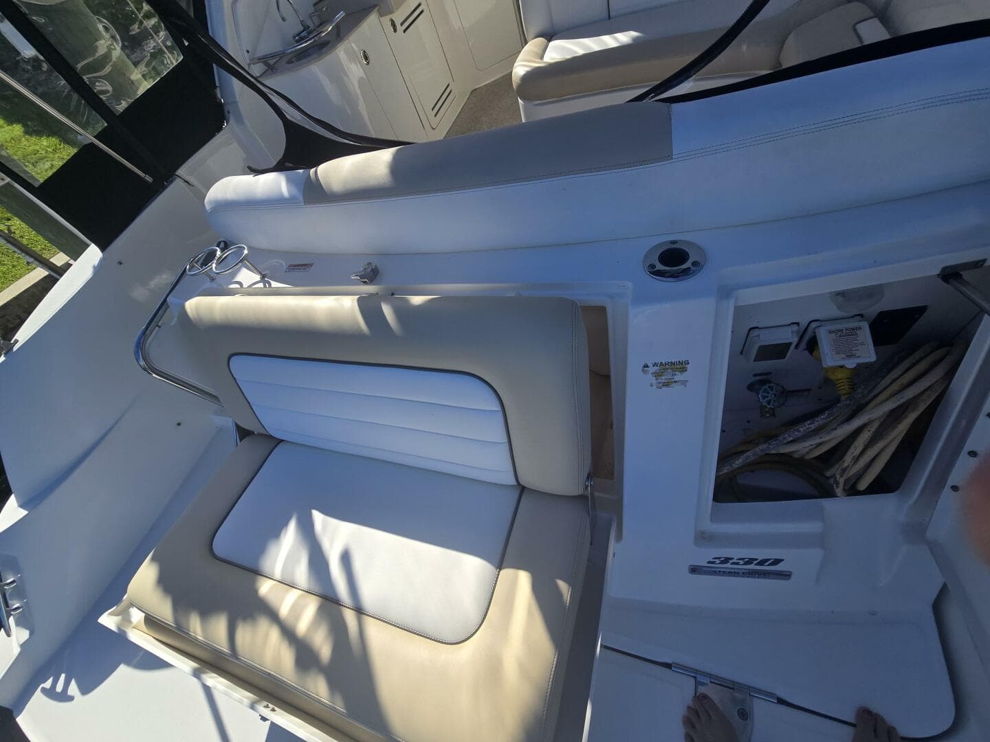 2010 Sea Ray 330 Sundancer