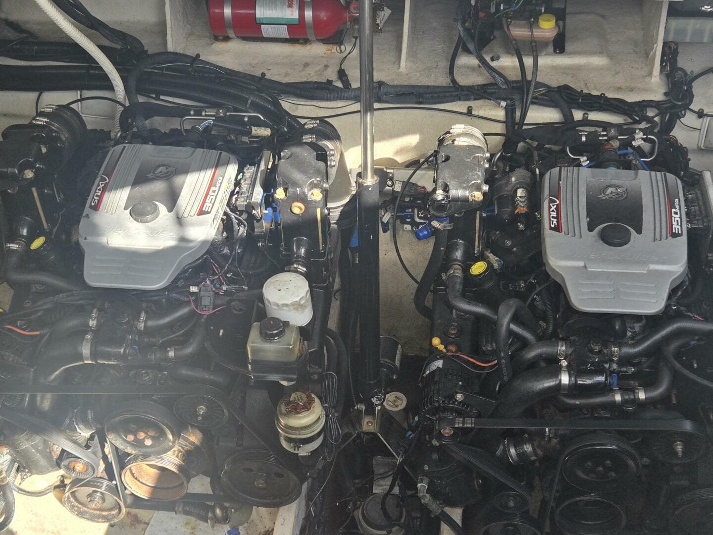 2010 Sea Ray 330 Sundancer