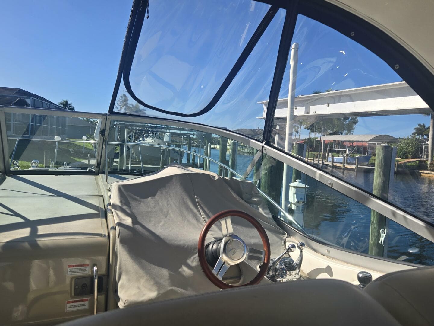 2010 Sea Ray 330 Sundancer