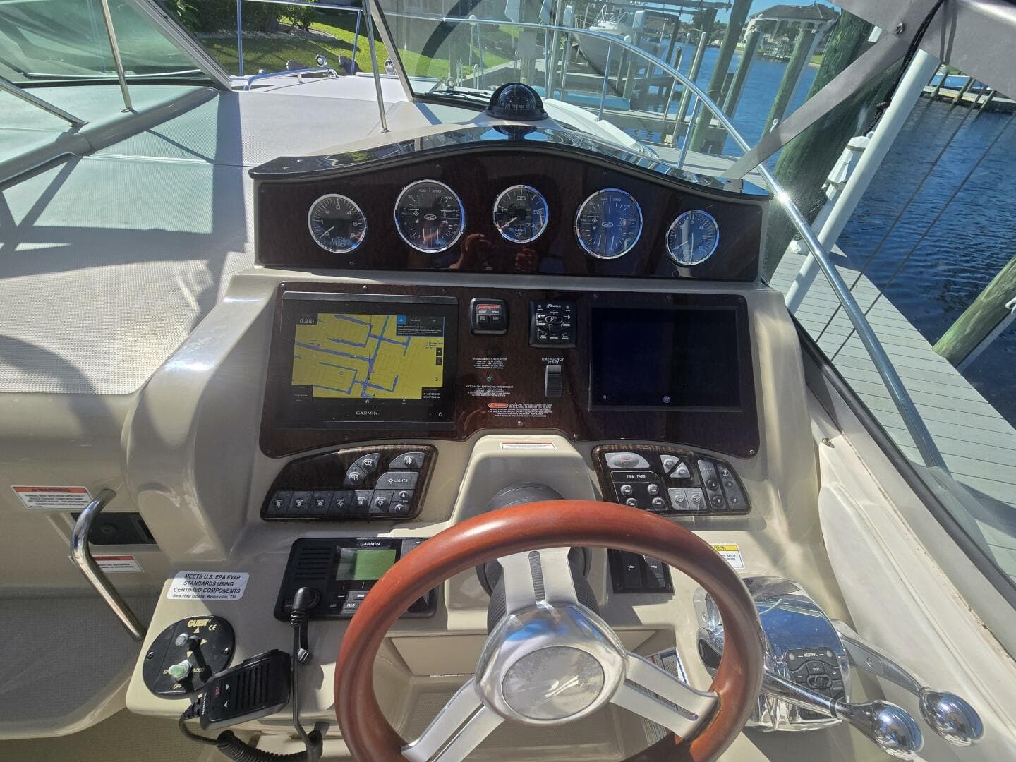 2010 Sea Ray 330 Sundancer
