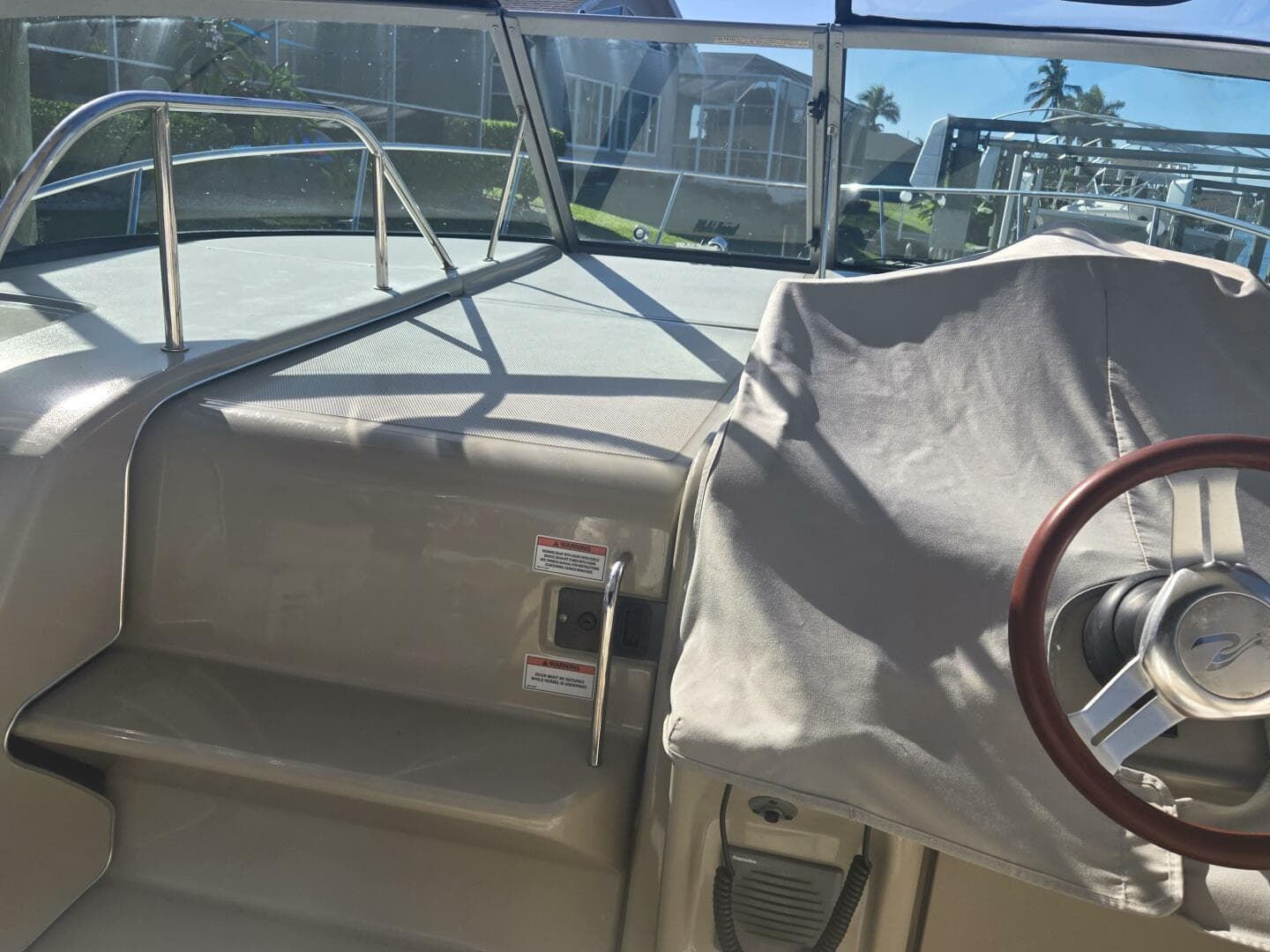 2010 Sea Ray 330 Sundancer