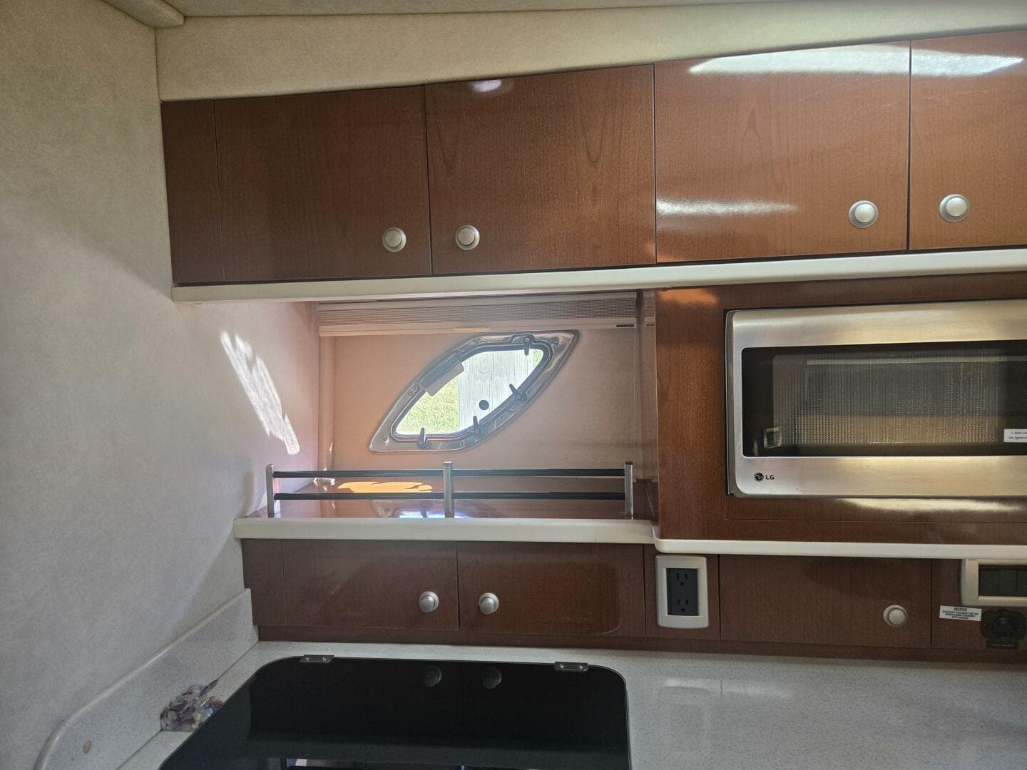 2010 Sea Ray 330 Sundancer
