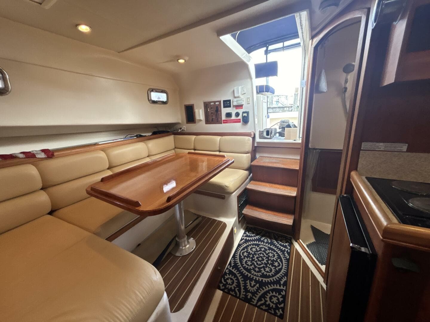 2005 Mainship Pilot 34 Rum Runner II