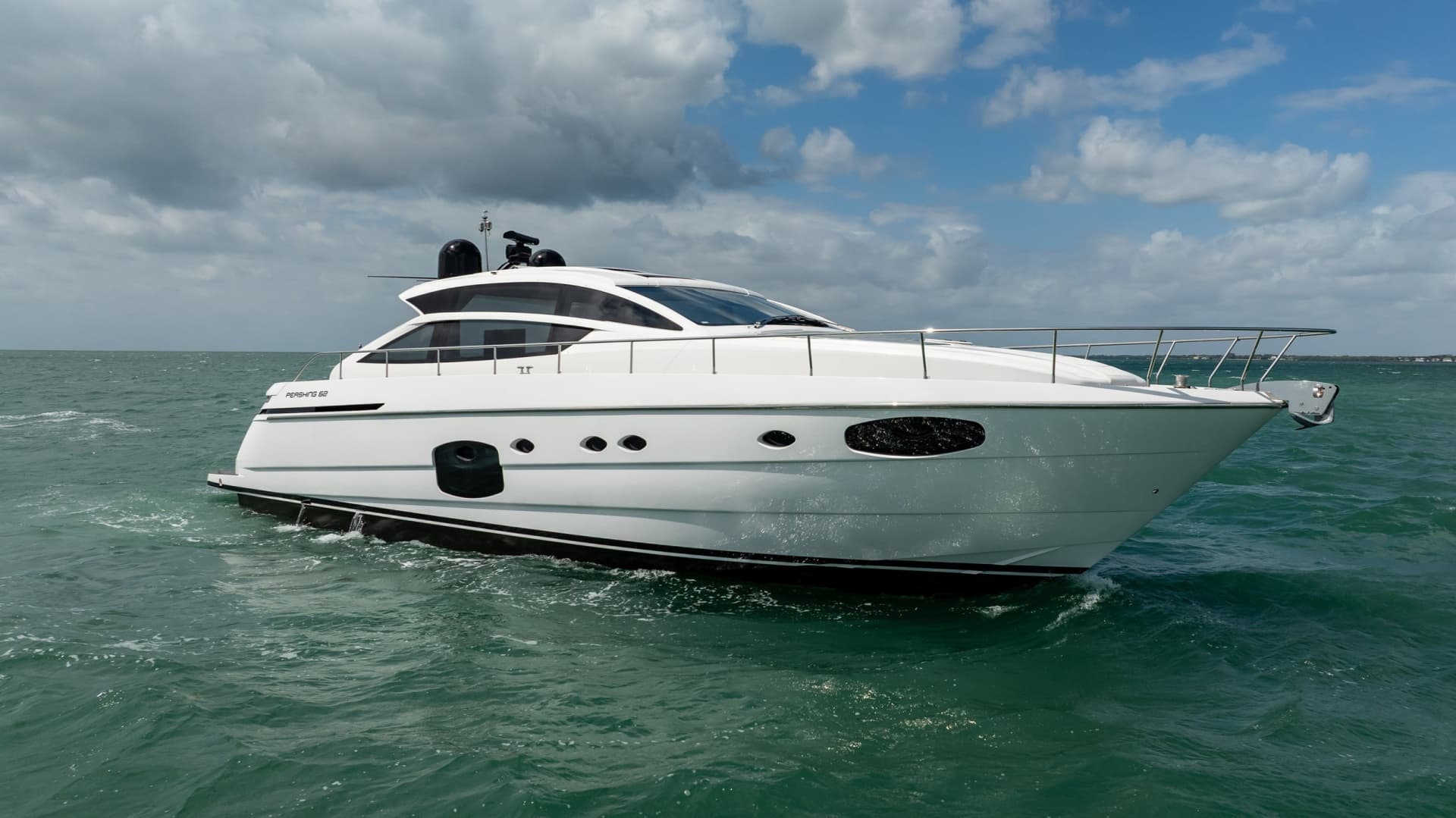 2020 Pershing 62